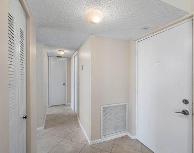 2455 Lindell Boulevard - Photo Thumbnail 13
