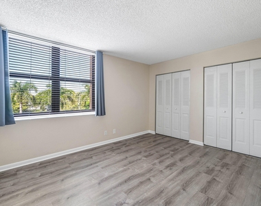 2455 Lindell Boulevard - Photo Thumbnail 14