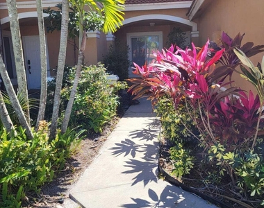 6136 Southard Street - Photo Thumbnail 3