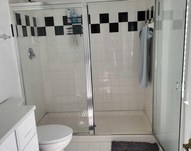 6136 Southard Street - Photo Thumbnail 10