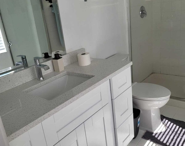 6136 Southard Street - Photo Thumbnail 11