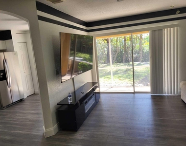 6136 Southard Street - Photo Thumbnail 6