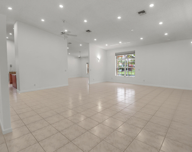 551 Nw 108th Avenue - Photo Thumbnail 8