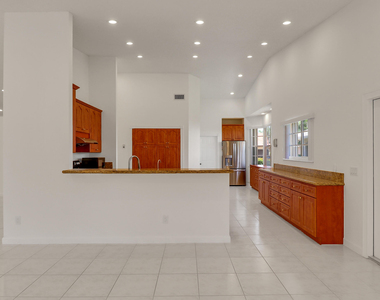 551 Nw 108th Avenue - Photo Thumbnail 16