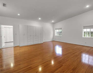 551 Nw 108th Avenue - Photo Thumbnail 21