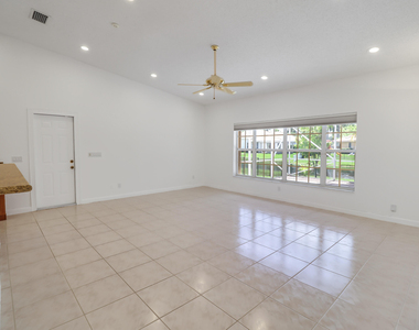 551 Nw 108th Avenue - Photo Thumbnail 12