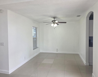 533 Nw 47th Avenue - Photo Thumbnail 3