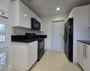 533 Nw 47th Avenue - Photo Thumbnail 7