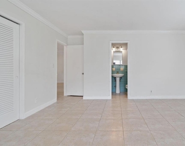 2317 Ne 33rd - Photo Thumbnail 17