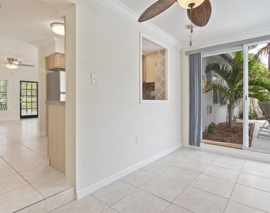 2317 Ne 33rd - Photo Thumbnail 5