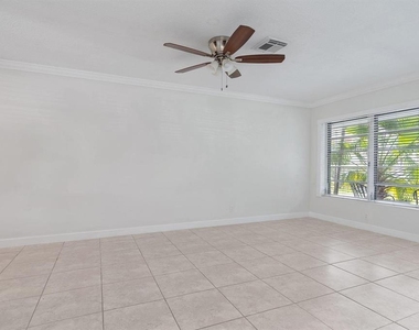 2317 Ne 33rd - Photo Thumbnail 14