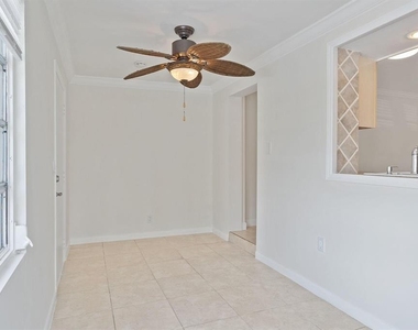 2317 Ne 33rd - Photo Thumbnail 9