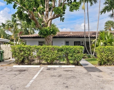 2317 Ne 33rd - Photo Thumbnail 21