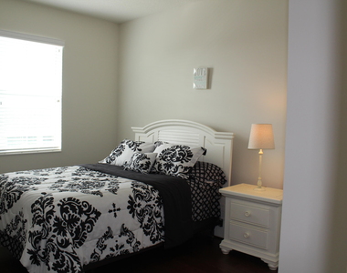 1168 S Community Drive - Photo Thumbnail 10