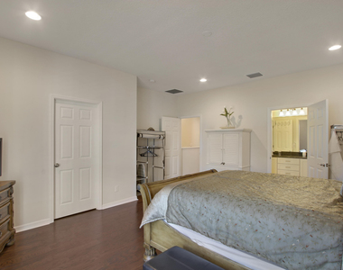 1168 S Community Drive - Photo Thumbnail 8