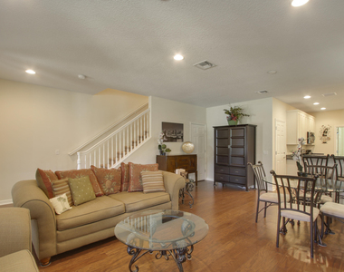 1168 S Community Drive - Photo Thumbnail 3