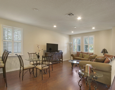 1168 S Community Drive - Photo Thumbnail 4