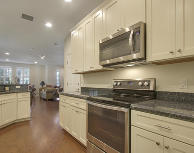 1168 S Community Drive - Photo Thumbnail 6