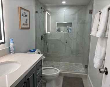 4900 N Ocean Boulevard - Photo Thumbnail 8