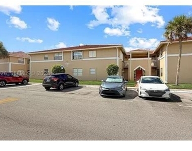 819 Twin Lakes Drive - Photo Thumbnail 11