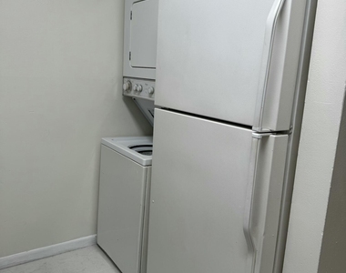 819 Twin Lakes Drive - Photo Thumbnail 13