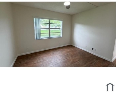 819 Twin Lakes Drive - Photo Thumbnail 10