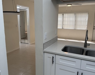 819 Twin Lakes Drive - Photo Thumbnail 4