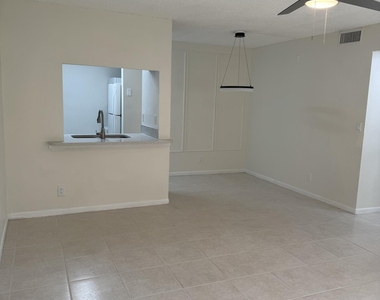 819 Twin Lakes Drive - Photo Thumbnail 1