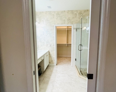 1641 Sw Harbour Isles Circle - Photo Thumbnail 8