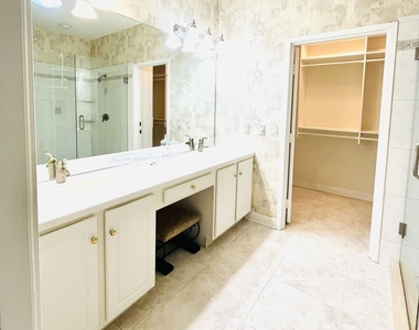 1641 Sw Harbour Isles Circle - Photo Thumbnail 9