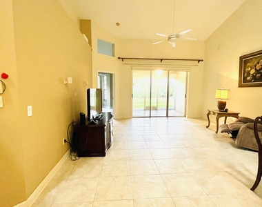 1641 Sw Harbour Isles Circle - Photo Thumbnail 12