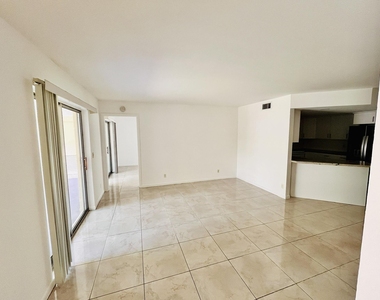 6520 Chasewood Drive - Photo Thumbnail 7