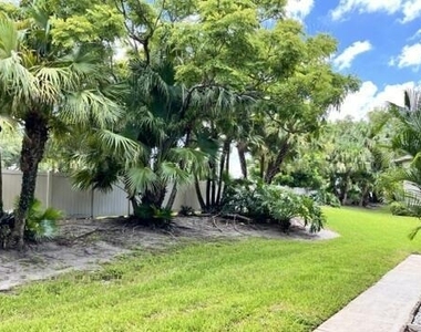 6520 Chasewood Drive - Photo Thumbnail 13