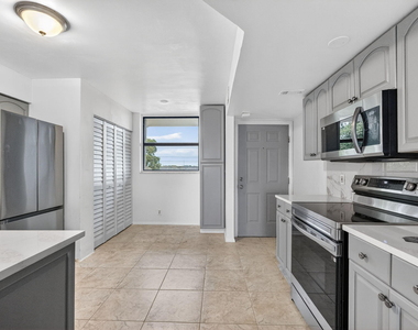117 Lake Emerald Drive - Photo Thumbnail 26