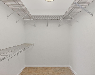 117 Lake Emerald Drive - Photo Thumbnail 14