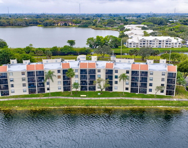 117 Lake Emerald Drive - Photo Thumbnail 6