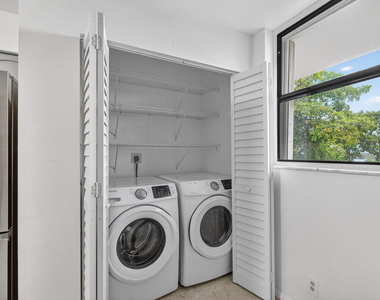117 Lake Emerald Drive - Photo Thumbnail 19