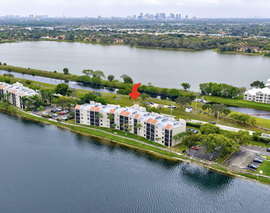 117 Lake Emerald Drive - Photo Thumbnail 7