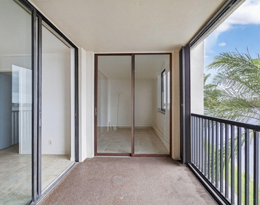 117 Lake Emerald Drive - Photo Thumbnail 21