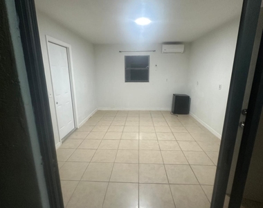 150 Se Duval Avenue - Photo Thumbnail 6