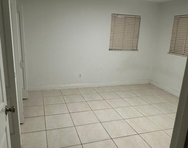150 Se Duval Avenue - Photo Thumbnail 8