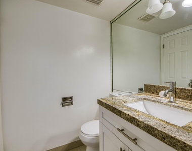 20400 W Country Club Drive - Photo Thumbnail 10