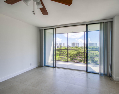 20400 W Country Club Drive - Photo Thumbnail 3
