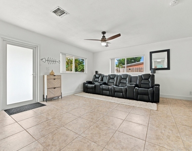 4999 Sw 6th Street - Photo Thumbnail 9