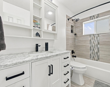 4999 Sw 6th Street - Photo Thumbnail 4