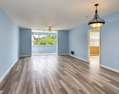 9 Willowbrook Lane - Photo Thumbnail 5