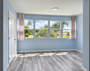 9 Willowbrook Lane - Photo Thumbnail 7