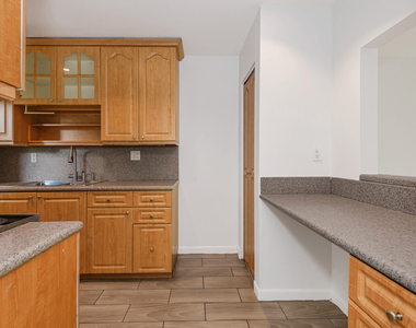 4111 Stirling Road - Photo Thumbnail 4