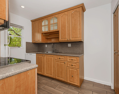4111 Stirling Road - Photo Thumbnail 3