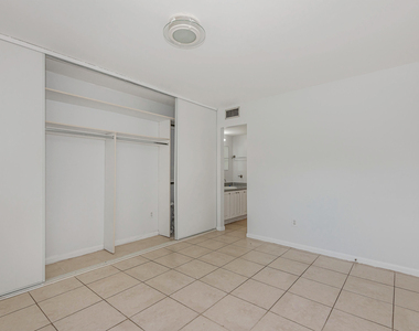 4111 Stirling Road - Photo Thumbnail 15